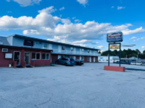 Pamola Motor Lodge Hotels in Millinocket