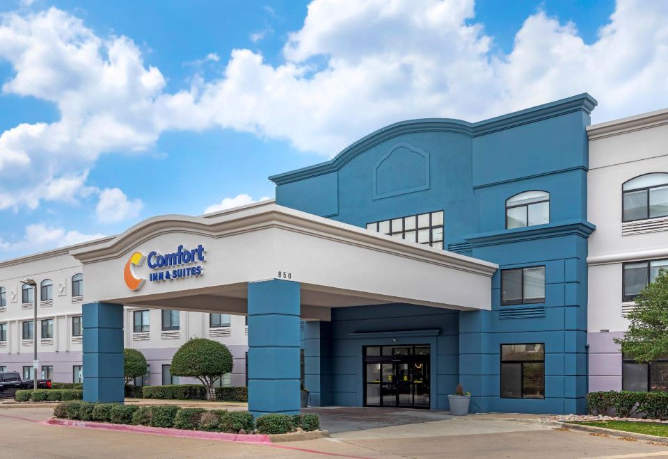 Wingate by Wyndham Dallas/Las Colinas Over view