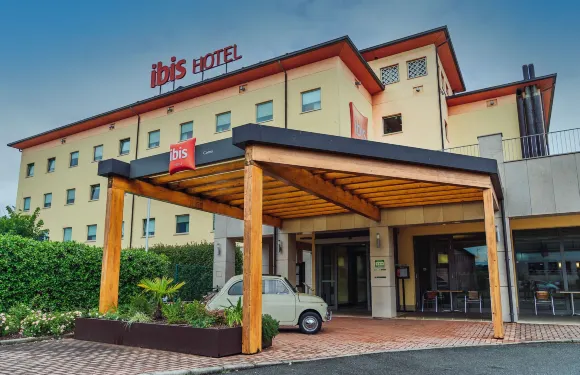 宜必思科莫酒店