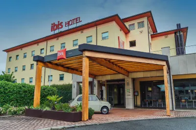 Ibis Como Hotel a Cantù