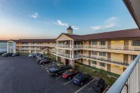 Quality Inn Lakefront - Parking