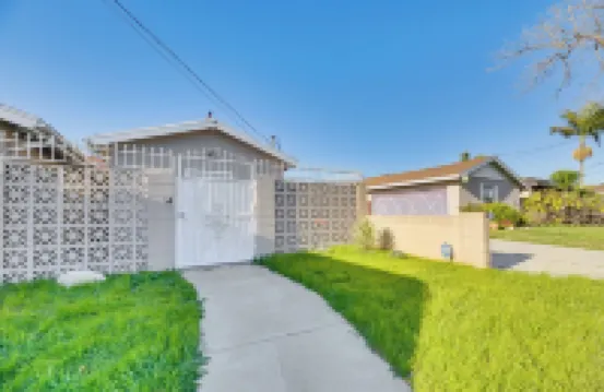 Furnished Patio! South Central Home 14 Mi to Dtla