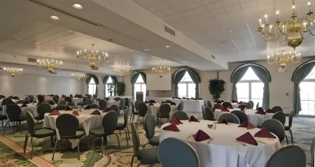 Best Western Plus the Inn at Hampton Отели рядом с достопримечательностью «Филлипс Эксетер Академи»