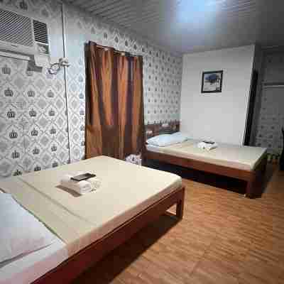 RedDoorz @ Boondocks Cabins Resort Rooms