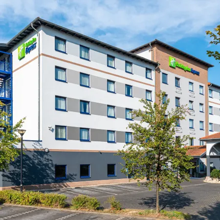 Holiday Inn Express COLOGNE - TROISDORF by IHG Отели рядом с достопримечательностью «Ванхайде»