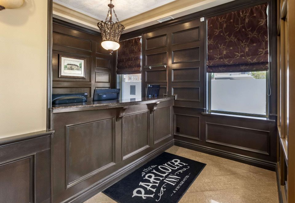 더 팔러 인 레스토랑 분위기