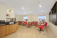 Super 8 by Wyndham Red Lake ON Hotels in Red Lake