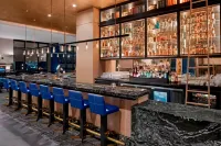 The Oaklander Hotel, Autograph Collection