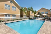 Homewood Suites by Hilton St. Petersburg Clearwater Hotel a Feather Sound