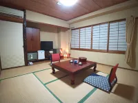 中川飯店 伊佐爾波神社附近的飯店