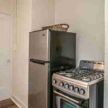 3795 the Artist's Way Apts Rooms