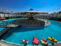 Pool Party Hotel