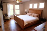 Cozy Modern Cabin near Wintergreen and Bold Rock