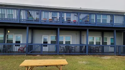 This cute one bedroom condo is just steps from the beach! Hotels near University of Texas, Marine Science Institute