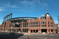 From the City to the Slopes - Stylish 2 Bedroom in the Heart of Denver!