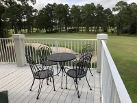 Nice apartment with golf course view in prestigious Brunswick Golf. Fits 4.