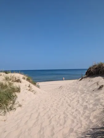 Family Friendly Lake Front New Build - 5bdrm + Hot Tub