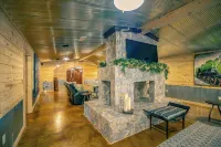 The Delta Lodge - Greenwood, MS
