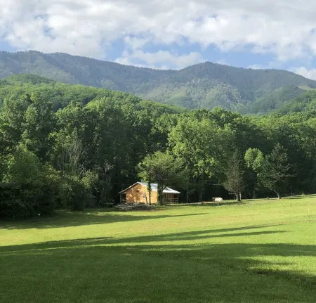 HOMESTEAD  is a completely remodeled cabin  just minutes from Gatlinburg.