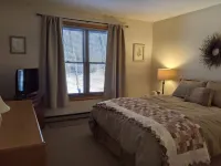 Deer Park River View Condo with AC