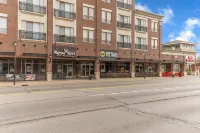 ★ Luxury 1BD Loft in Dearborn ★ Comfy Queen Bed & Free Parking | Near Detroit