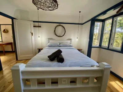 Bedford Cottage  - Cosy mountain bush retreat.