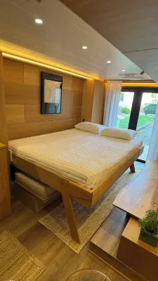 "City Hideaway: Off-Grid Luxe"