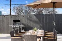 Downtown FW Stockyards TCU HotTub MiniGolf with Skyline View