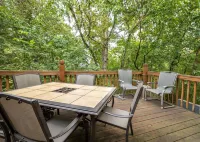 Homey and Lovely Cabin Condo Close to Branson Fun and Area Lakes~Pet Friendly