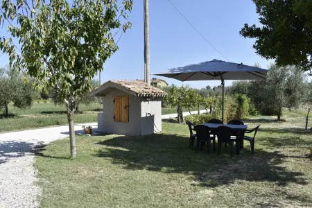 Apartment in the Countryside, in quiet area with outdoor garden