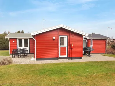 "Aarno" - 700m from the Sea
