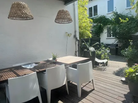 Linden-Apartment Отели рядом с достопримечательностью «Kongressaal Jehovas Zeugen»