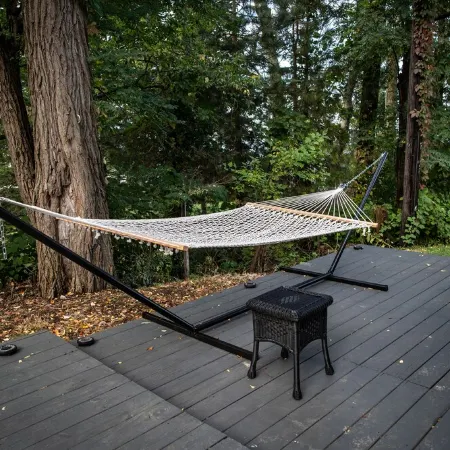 Cozy Lake-View Cottage for 4 · Wine Tasting Included · Pet Friendly