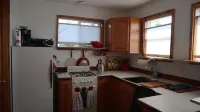Guest House near Glacier with sunset views
