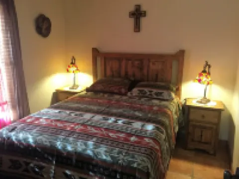 Charming Casita in historic Town of Mesilla,  NM  2392 Calle de Parian โรงแรมในMesilla