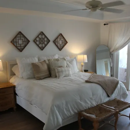 Palm Coast Paradise - 5Br 4BA, Private Pool, 1 Min Walk to Beach, Family Retreat
