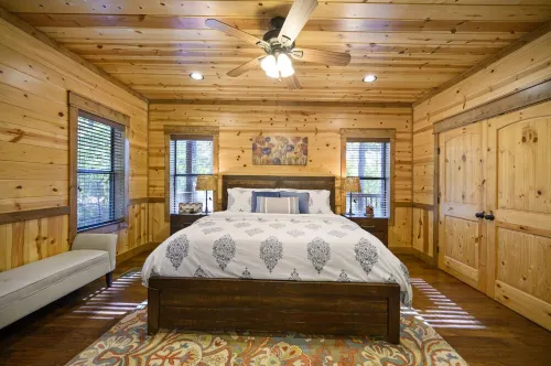 2,000 sqft, 2 Spacious King Suites & Bunk Room