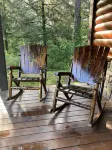 Cozy Cabin Retreat in Gated Community • Kayaks & Fire Pit Included