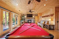 Nature's Retreat - 4 Br, Hot Tub, Game Room, Firepit - Near Blue Ridge!