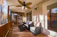 Lakefront Norris Lake house. Dock, Minimal Stairs. Close to I-75, Jacksboro, TN
