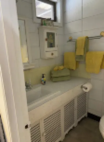 Charming Lakefront Studio Condo