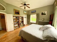 Cozy Apartment with Loft, Theater Room, & Gorgeous Mountain Views! Sleeps 8