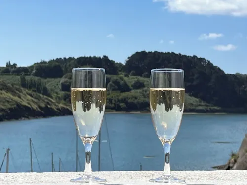 T2 apartment with terrace and view of Sauzon ria