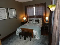 Bison Lodge For Quiet Contemplation, Modern Conveniences, AC/Wifi & Pets
