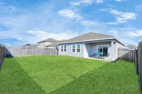 Exquisite 4-Bedroom Home in Katy with Pool Access - 4-Star