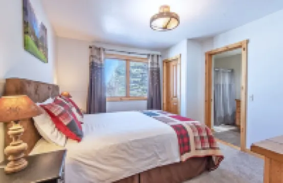 Equipped family-sized ski chalet in Driggs, ID a short drive to Grand Targhee.