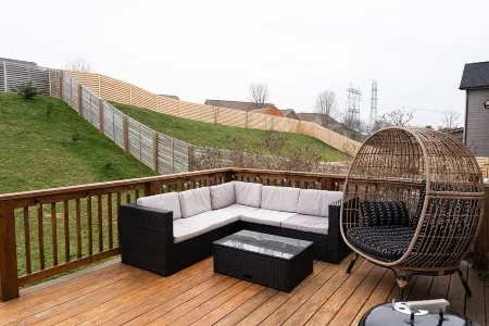 Spacious & Modern Home only 50 mls from Smoky Mtns Отели рядом с достопримечательностью «West Knoxville Pediatrics»