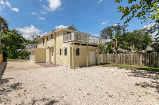 Clean Simple Cozy 2 BR Home in downtown of St. Augustine