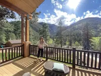 Perfect Pike's peak basecamp location & spacious luxury for active family/group