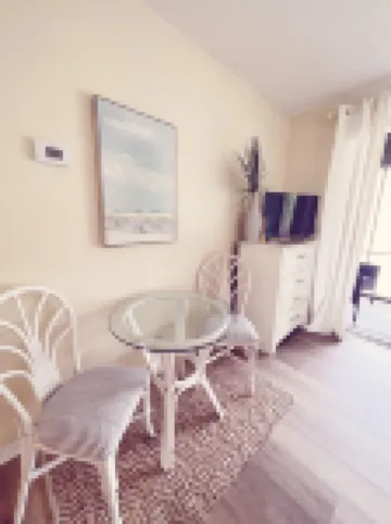 Luxury studio suite in Sea Trail. Close to beach. Wonderful screen in porch.